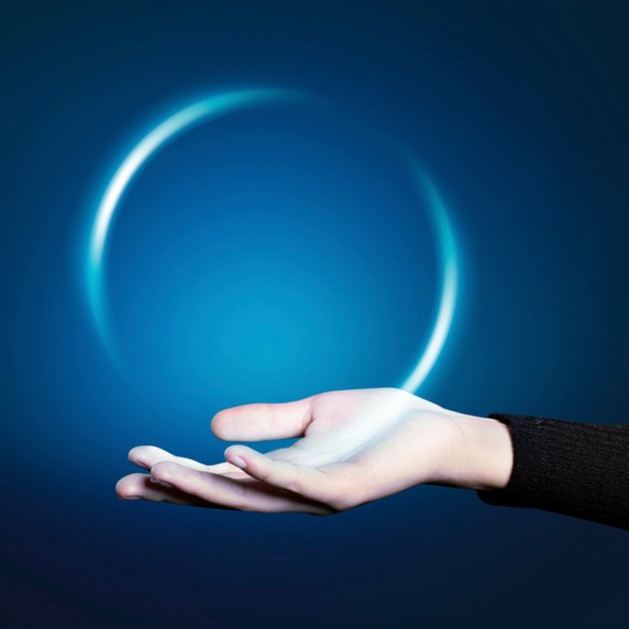 جلد إلكترونيّ يتيح الشعور بحاسّة اللمس عبر الانترنت