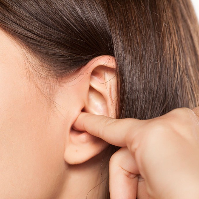 تراكم شمع الأذن وانسداده مشكلة شائعة قد تؤثر على السمع