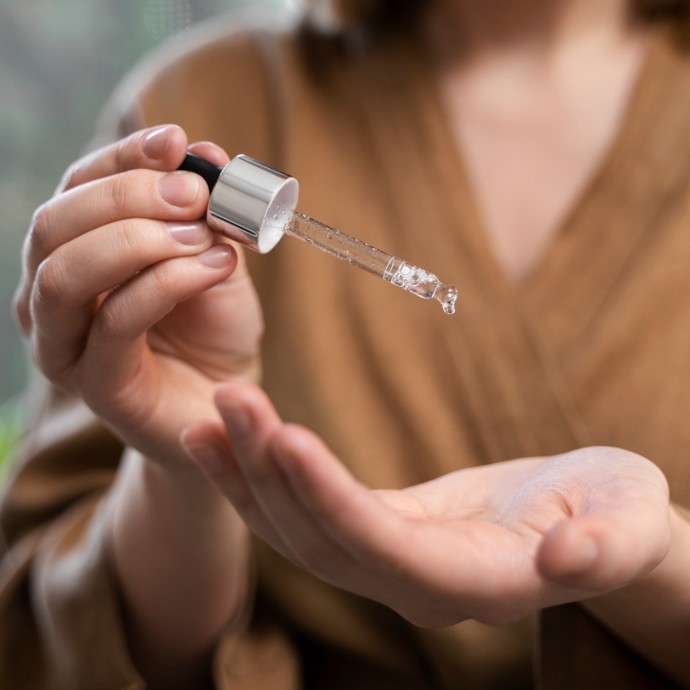 كل ما تحتاجين إلى معرفته عن البيبتيدات ودورها في تحفيز الكولاجين