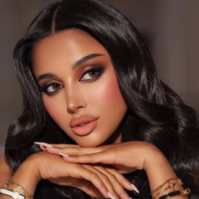 أفكار مكياج سموكي للسهرة العربية