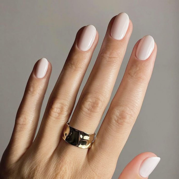 Cloud Nails: صيحة طلاء الأظافر الأكثر أناقة هذا الشتاء