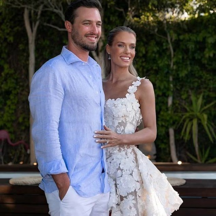 ابنة شقيقة الأميرة ديانا تثير الجدل في خطوبتها بسبب والدها