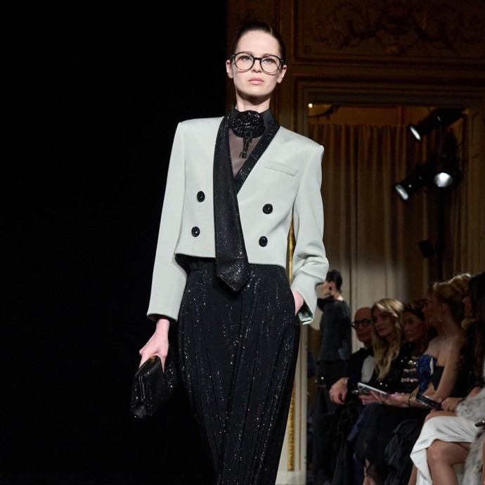 مجموعة Armani Privé تُظهر حب ابنة شقيق مؤسّس الدار له