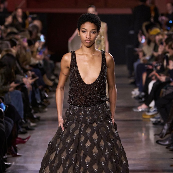 رحلة من ميلوس إلى مراكش مع مجموعة إيلي صعب الراقية الجديدة