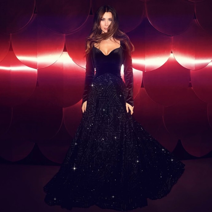 نانسي عجرم بإطلالة ملكيّة في حفلها في أبو ظبي