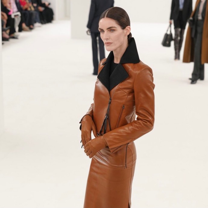 موضة التسعينات تعود مع مجموعة Tom Ford لخريف 2026