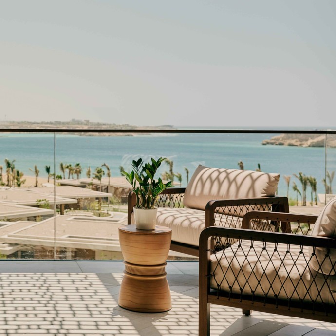 Four Seasons Resort and Residences AMAALA at Triple Bay رحلة الى جوهر الرفاهية في قلب الطبيعة
