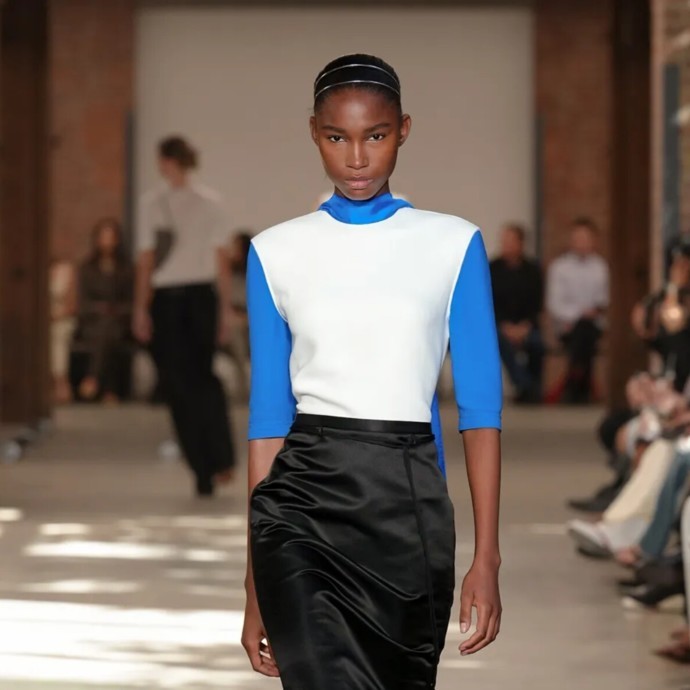 Calvin Klein واعادة الموضة إلى جوهرها