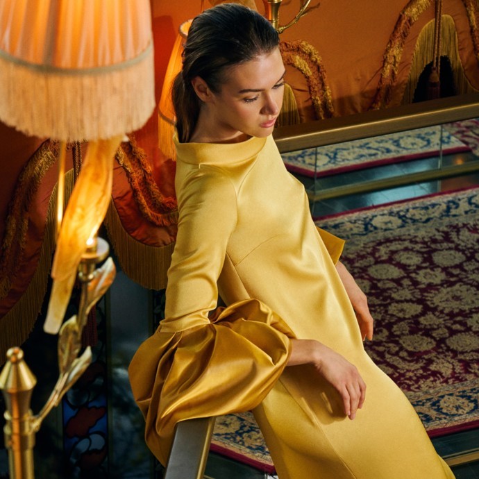 Yellow Ochre: درجة الأصفر التي ستحيي إطلالاتك الشتوية