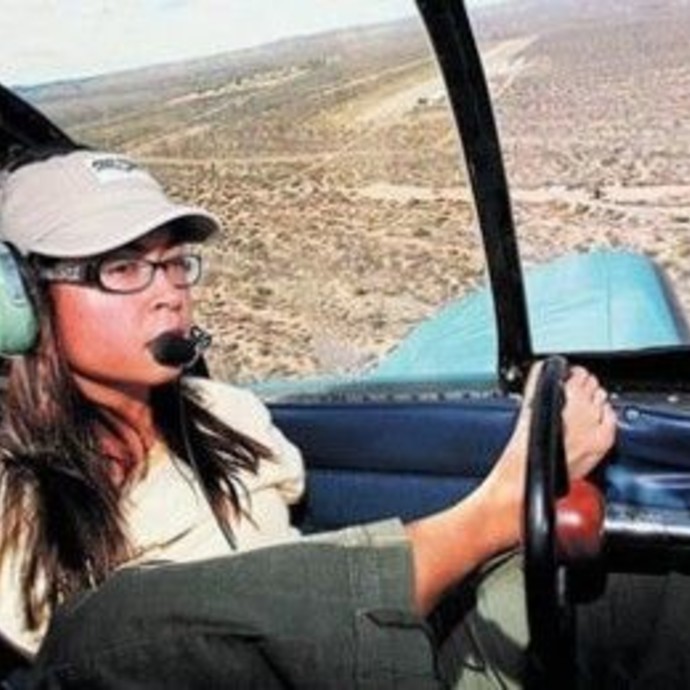 جيسيكا كوكس أول قائدة طيران في العالم دون ذراعين