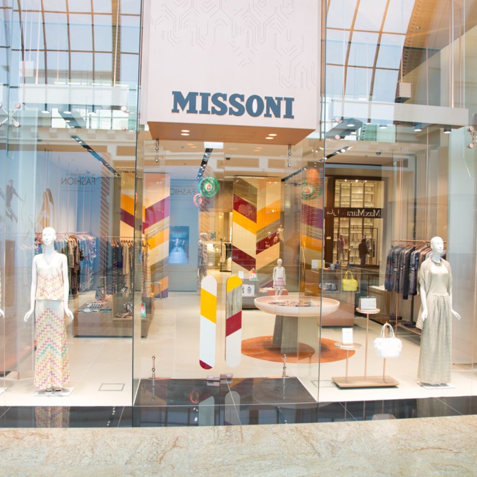 ميسوني يعيد افتتاح متجره في مول الإمارات بحضور أنجيلا ميسوني
