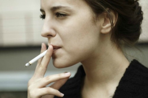 خبر هام للمدخنات المراهقات