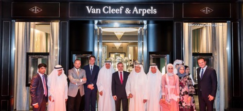 دار فان كليف أند آربلز تفتتح بوتيكها الجديد في الكويت
