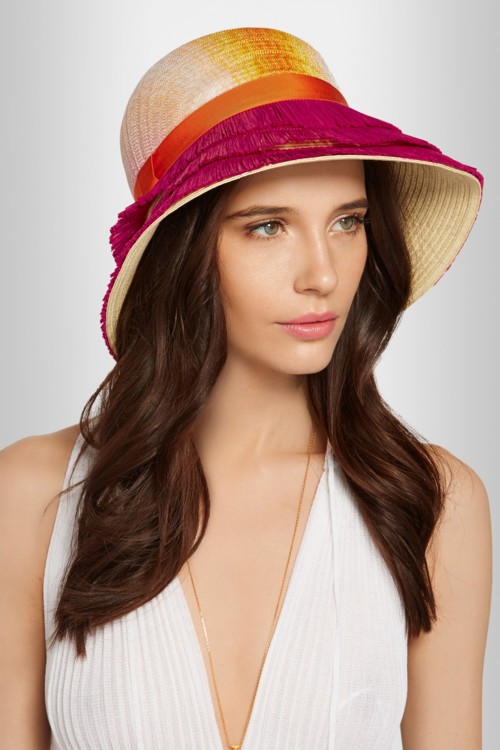 هل تحبيّن قبعات الشمس؟
