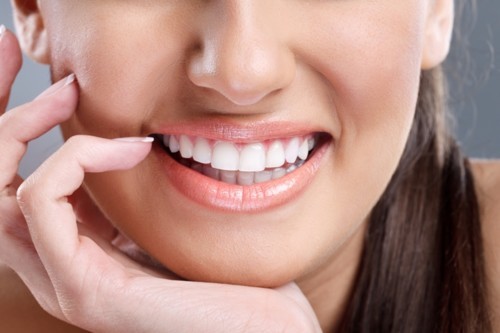 كيف تحافظين على أسنان بيضاء؟
