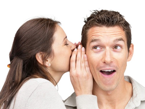 لعلاقة حميمة مشتعلة: 10 عبارة يحبّ زوجكِ سماعها