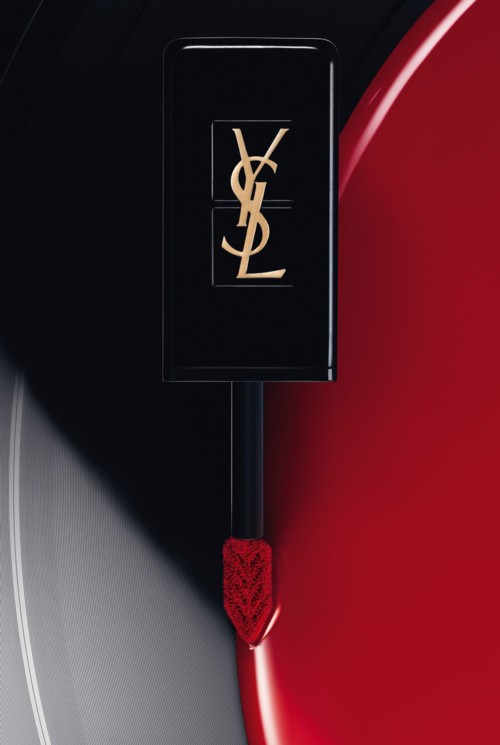 لمسة الفينيل مع Yves Saint Laurent