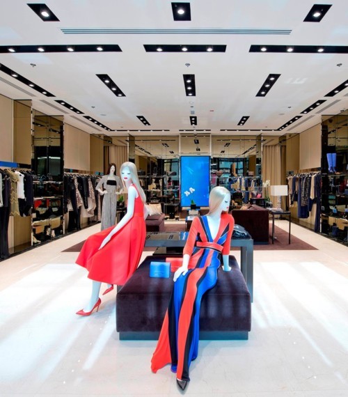 إليزابيتا فرانكي تفتح أول متجر لها في الإمارات