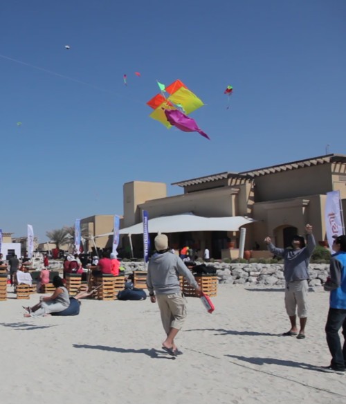 مهرجان الطائرات الورقية السنوي في منتجعات أنانتارا في جزيرة صير بني ياس