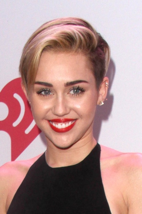 لماذا رفضت Miley إعادة إنتاج Hannah Monatana؟!