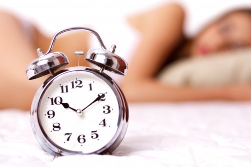 الاستلقاء لمدة 5 دقائق يومياً يساعدك على خسارة الوزن!