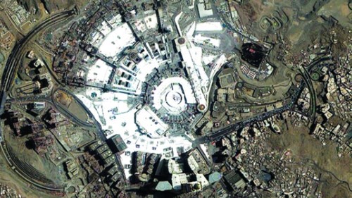 "دبي سات-2" يلتقط صورة فضائية لمكة المكرّمة