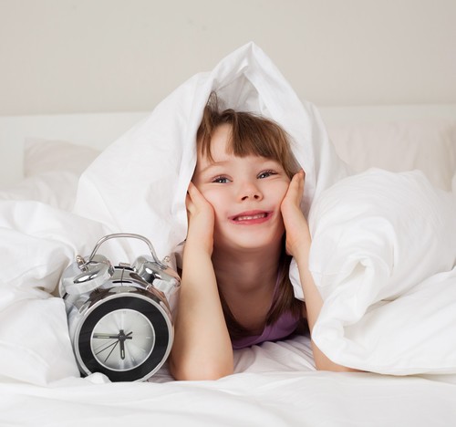 أفضل طريقة للتغلب على مشاكل استيقاظ الأولاد من النوم!