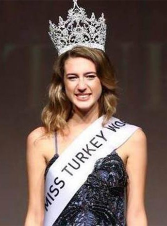لماذا جردت ملكة جمال تركيا من اللقب؟