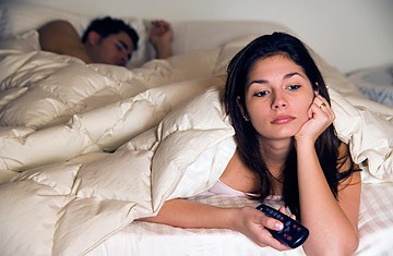 5 تصرّفات تُحبط زوجكِ بعد العلاقة الحميمة... تجنّبيها!