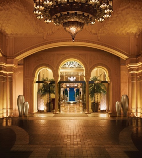 فندق One & Only Palm في دبي يعانق رقيّ الديكور الداخلي