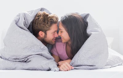 كيف يمكنك إرضاء زوجك في السرير؟