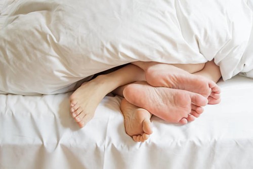 6 نصائح لتلبية رغبات الزوج في السرير