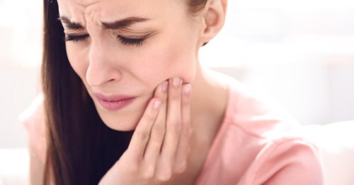 ما هي أسباب ألم الفك؟