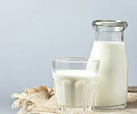 تعرّفي على فوائد الحليب للبشرة
