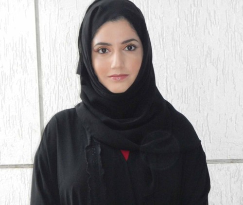 معرض للفنانة الإماراتية سارة بن هندي بعنوان "ألوان حياتي"