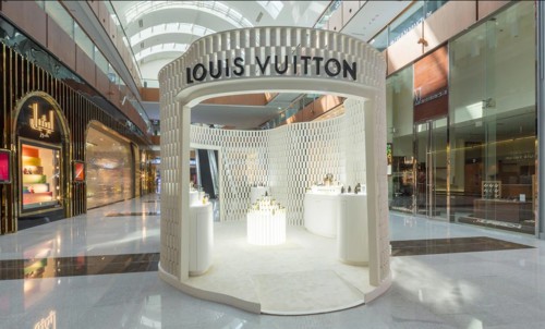 Louis Vuitton ومتجرَين مؤقتين في الشرق الأوسط