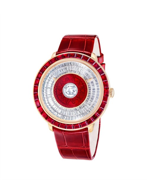 دار Fabergé العريقة تُزيح الستار عن هذه الساعة