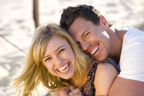 7 فوائد للضحك وتأثيرها على العلاقة العاطفية