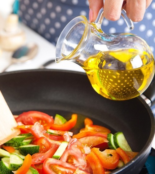 فوائد ذهبية لطهي الخضروات بزيت الزيتون
