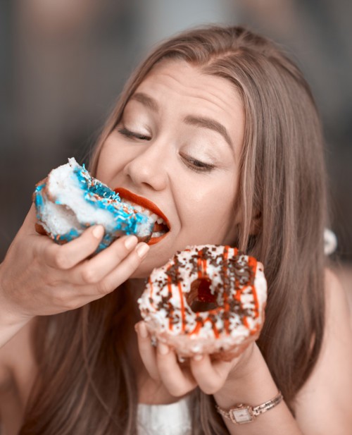 5 استراتيجيات للتوقف عن الإفراط في تناول الطعام