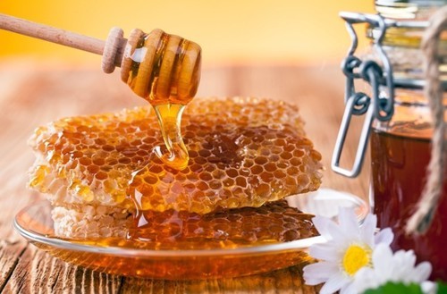 8 فوائد سحرية للعسل