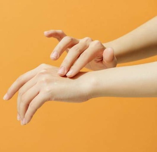3 طرق تمنع جفاف اليدين بسبب المعقّمات