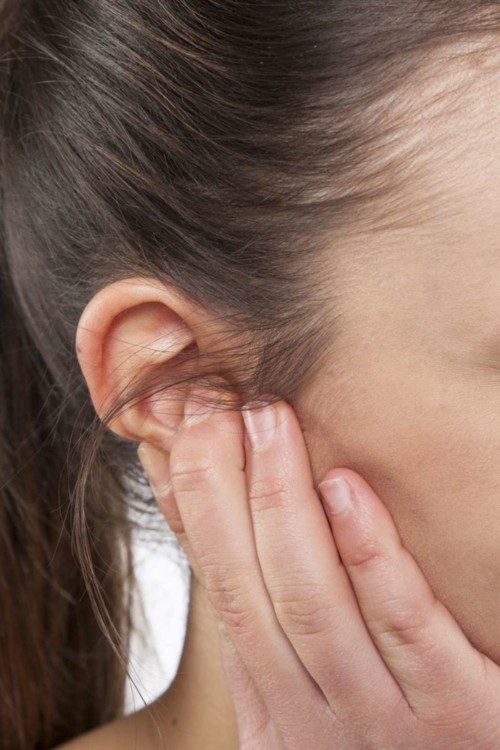 3 علاجات منزلية للتخلص من بثور الأذن