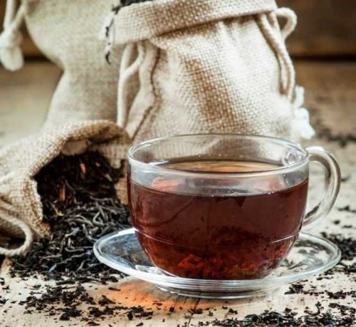 غسول الشاي الأسود لشعر صحي وفائق اللمعان