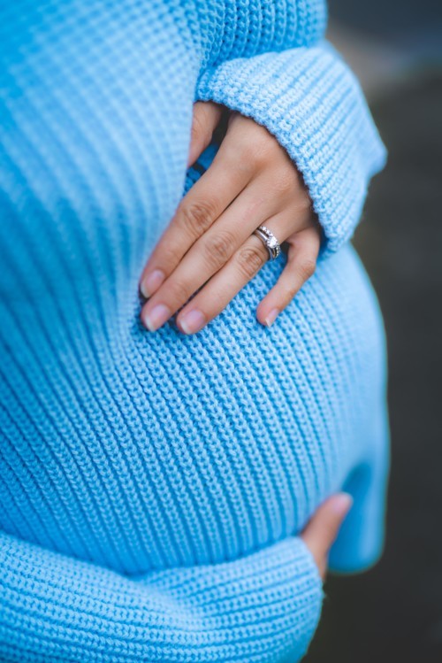 ما هي علامات وأعراض الإجهاض؟