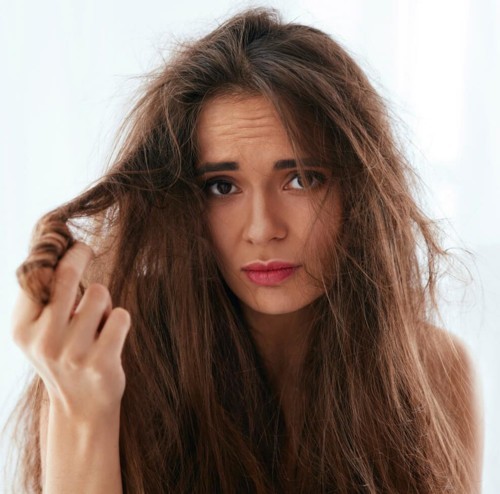 عالجي شعركِ التالف قبل الأعياد بـ3 طرق طبيعية