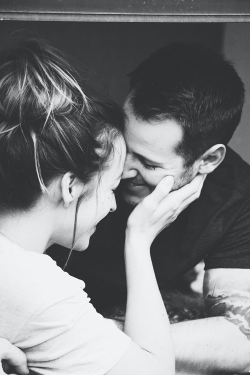 6 نصائح للحصول على اهتمام زوجك الدائم
