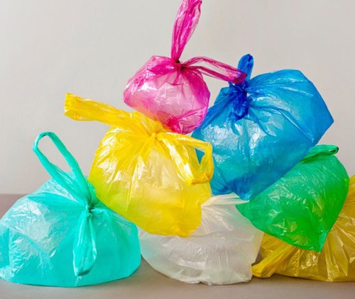 دليل يعرّف بتطبيق سياسة المواد البلاستيكية