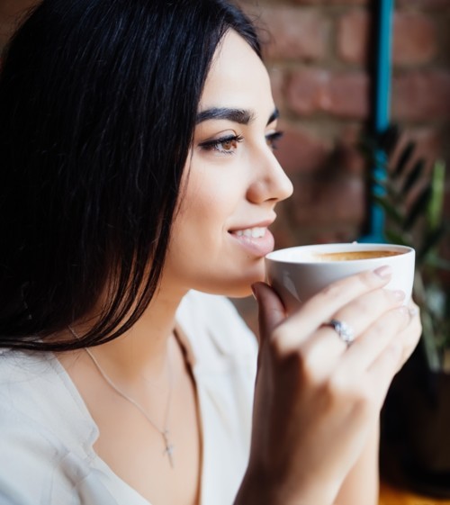 5 عادات لتناول القهوة تخلّصكِ من دهون البطن
