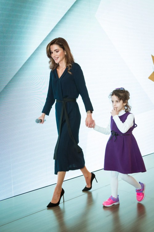 الملكة رانيا بفستان من هذا المتجر